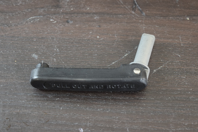 NEW! 1993-2006 Johnson Evinrude Latch Handle 435026 0435026 100-250 HP