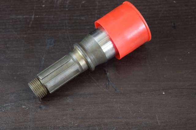 NEW! 1972-77 OMC Cobra Upper Driveshaft Pinion Shaft 907738 120 140 175 190+ HP