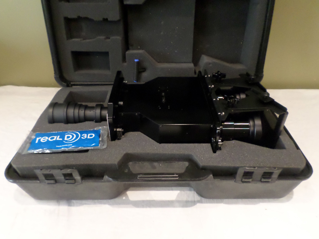 SONY REALD LKRLA002 DOLBY 3D PROJECTION PROJECTOR LENS SHORT THROW XLS