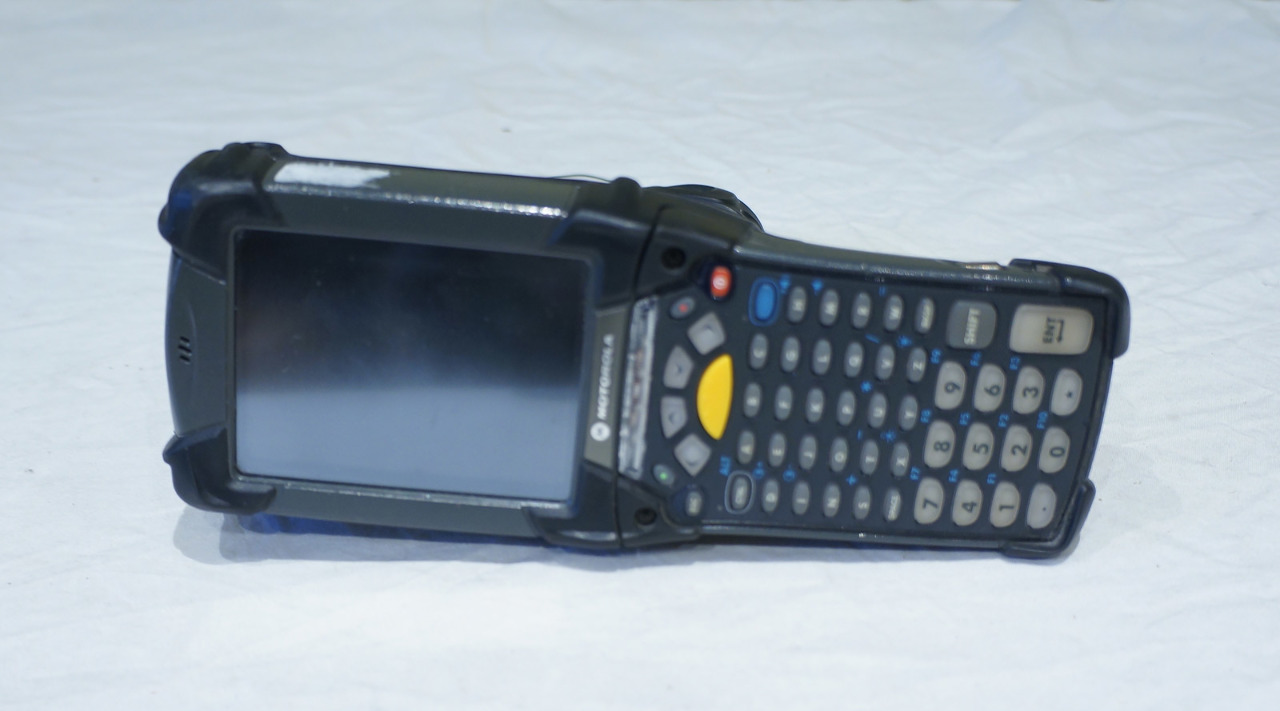 MOTOROLA HANDHELD BARCODE SCANNER/MOBILE COMPUTER MC9090GF0HBEGA2WR