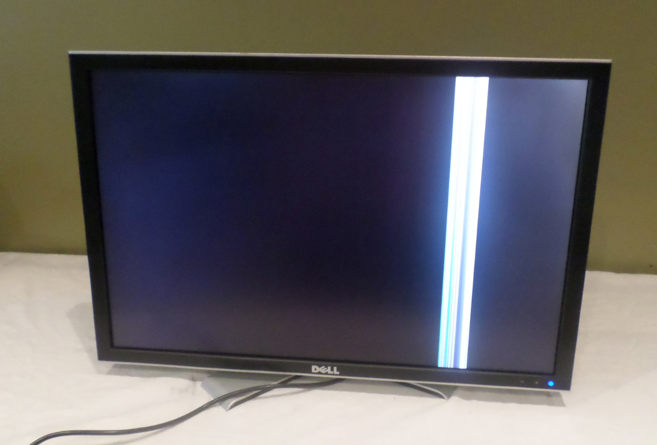 DELL ULTRASHARP 30" FLAT PANEL MONITOR 3007WFPHC REV A02 / AS IS SALE
