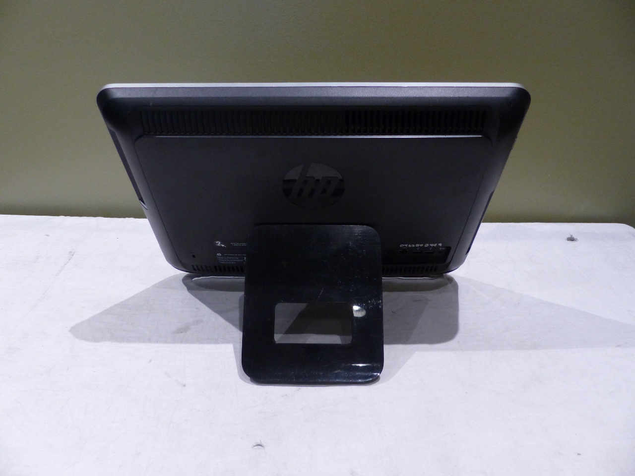 HP PAVILION 20 ALL IN ONE 20B010 20" LED 1600X900 500GB DVD WIN 10 4GB