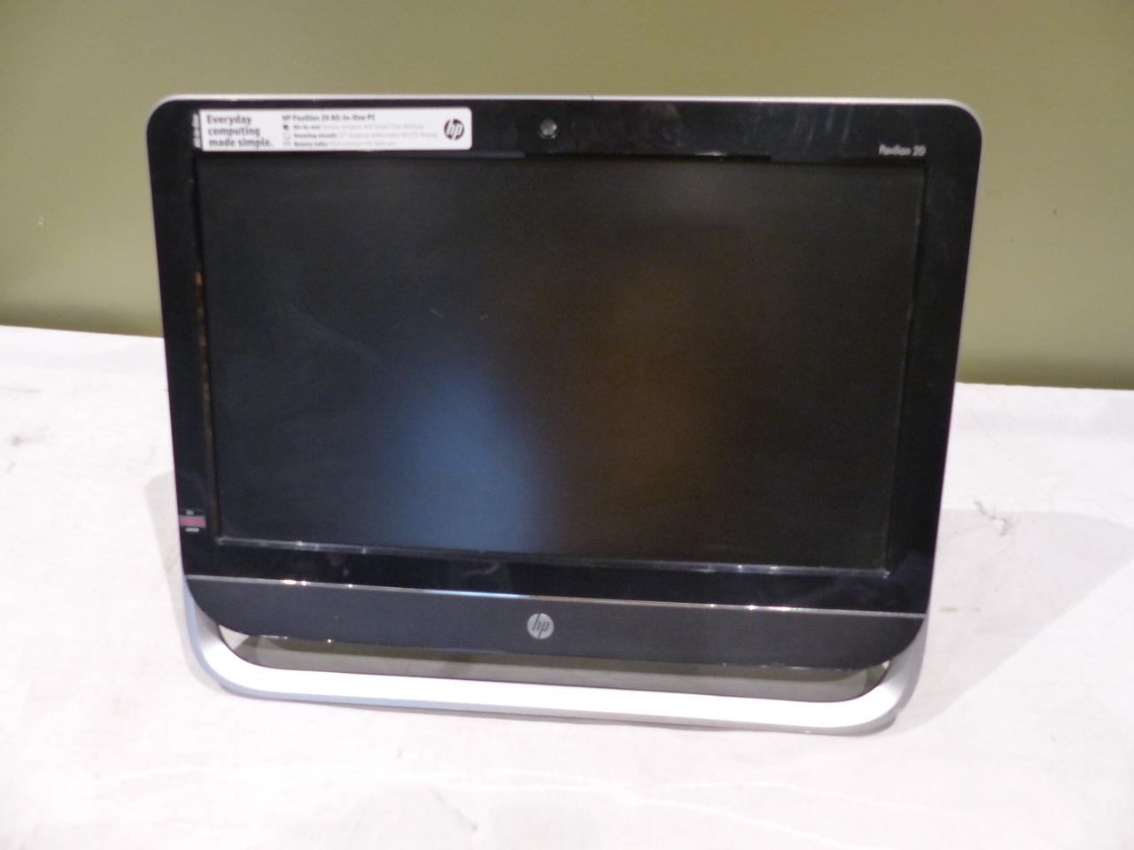 HP PAVILION 20 ALL IN ONE 20B010 20" LED 1600X900 500GB DVD WIN 10 4GB