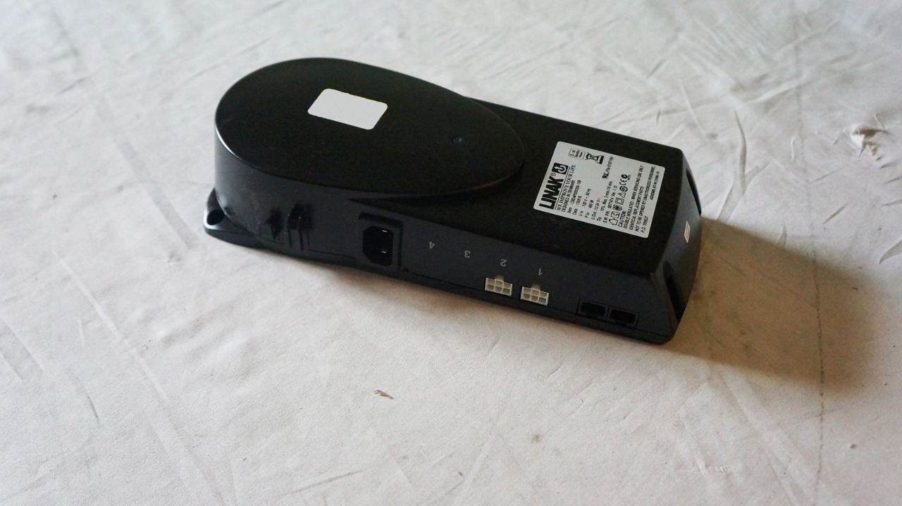 LINAK CBD4 CONTROL BOX FOR DESK LIFT CBD4P00020A109 0077474 400W 120V