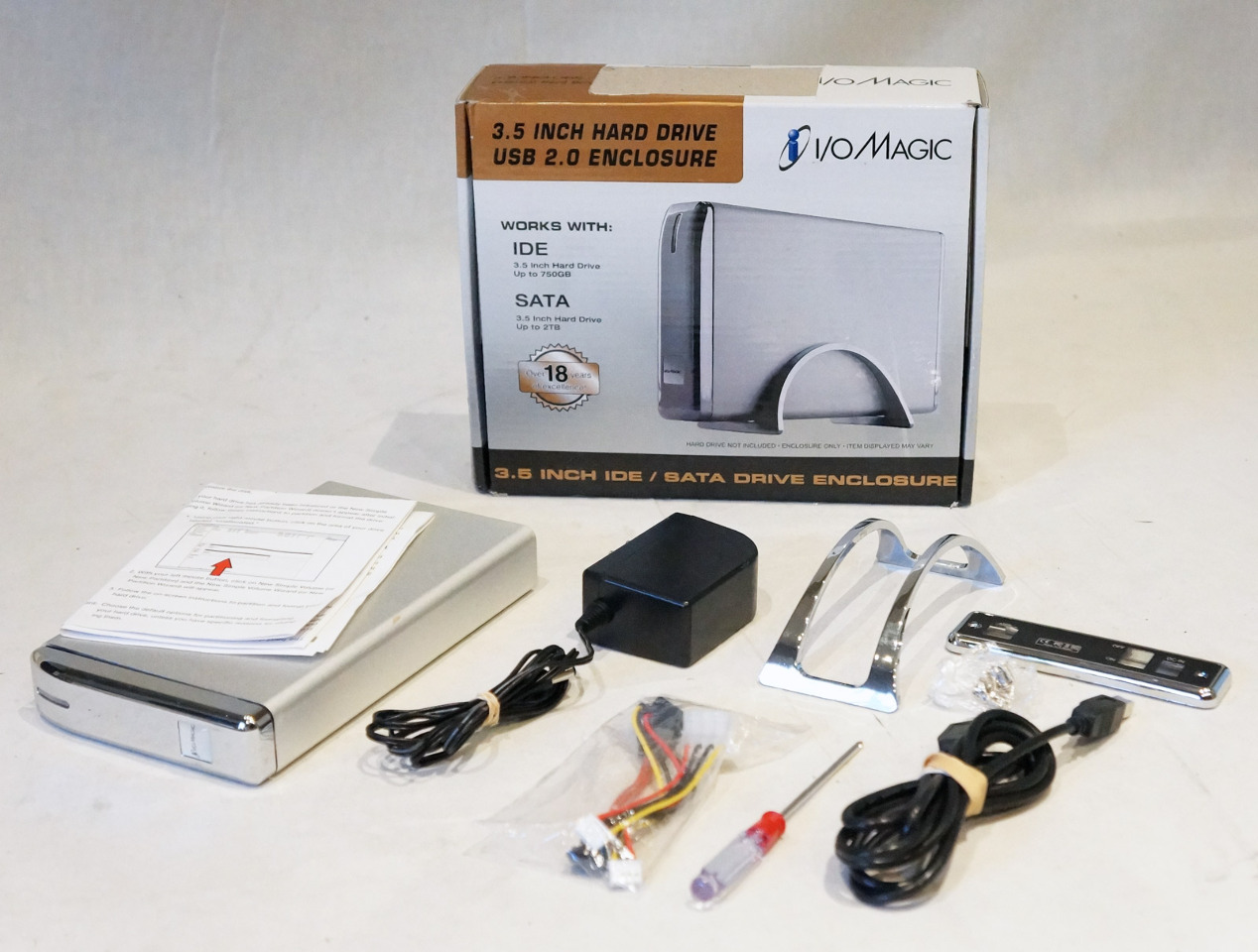 I/O MAGIC I35USBEN USB UNIVERSAL SERIAL BUS 3.5" EXTERNAL HARD DRIVE