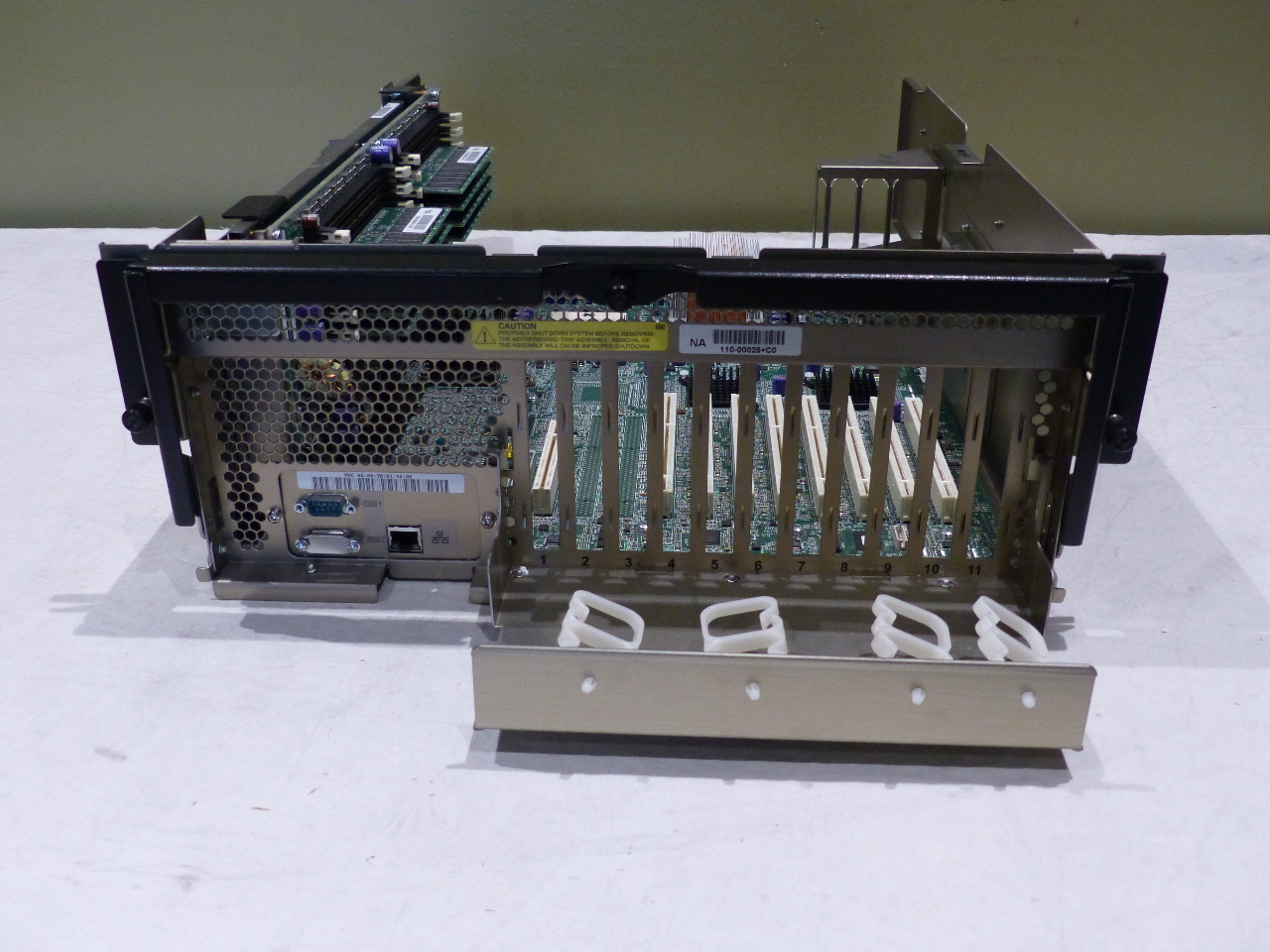 NETAPP MOTHERBORD CHASSIS TRAY ASSEMBLY W/ RACK MOUNT SLIDES DG7HCW