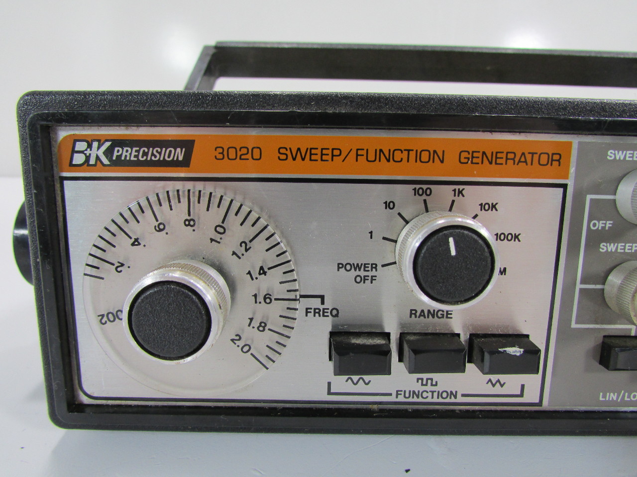 DYNASCAN BK PRECISION 3020 SWEEP GENERATOR eBay