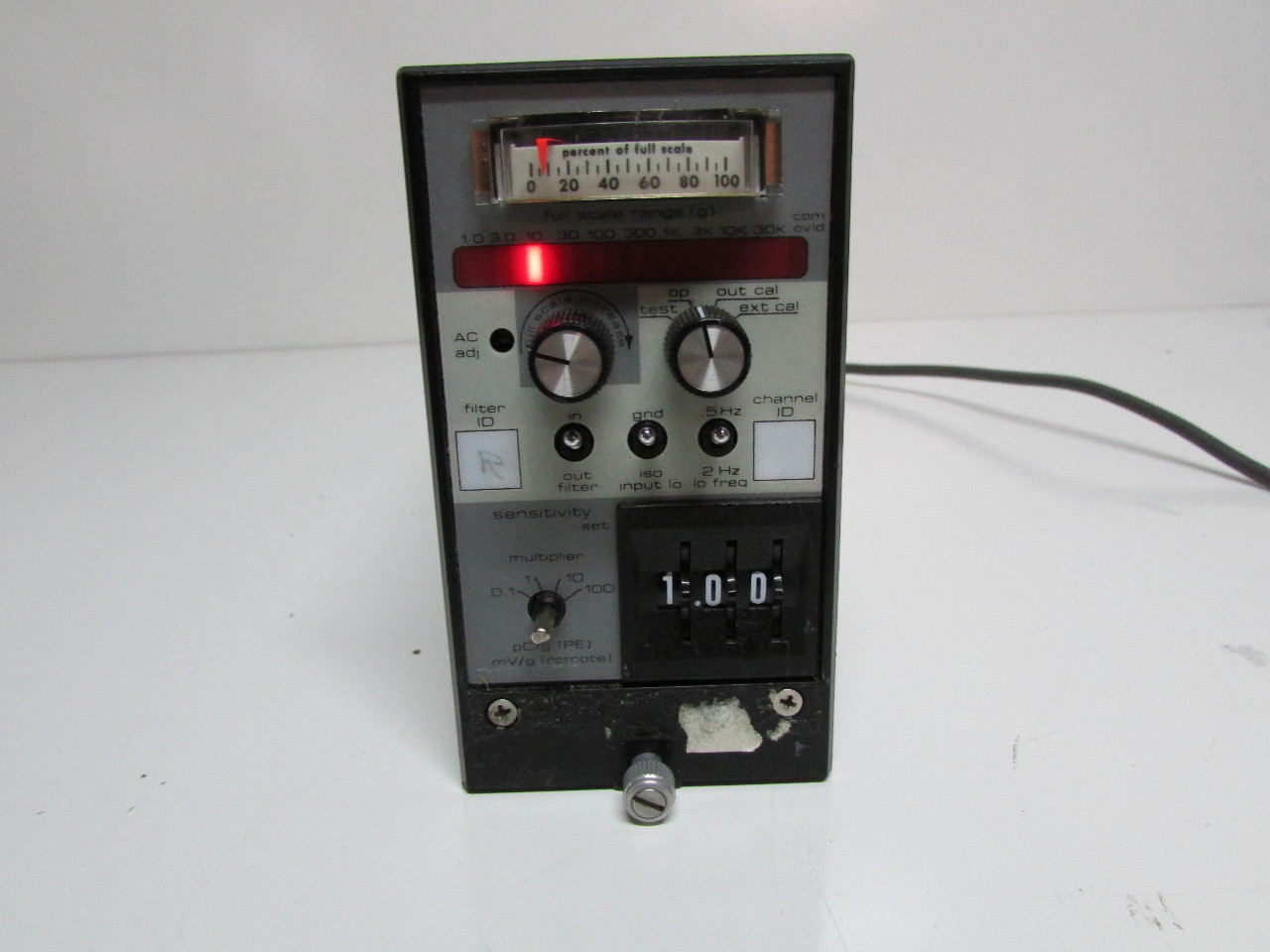 * ENDEVCO 2775A PIEZOELECTRIC ACCELEROMETER SIGNAL CONDITIONER