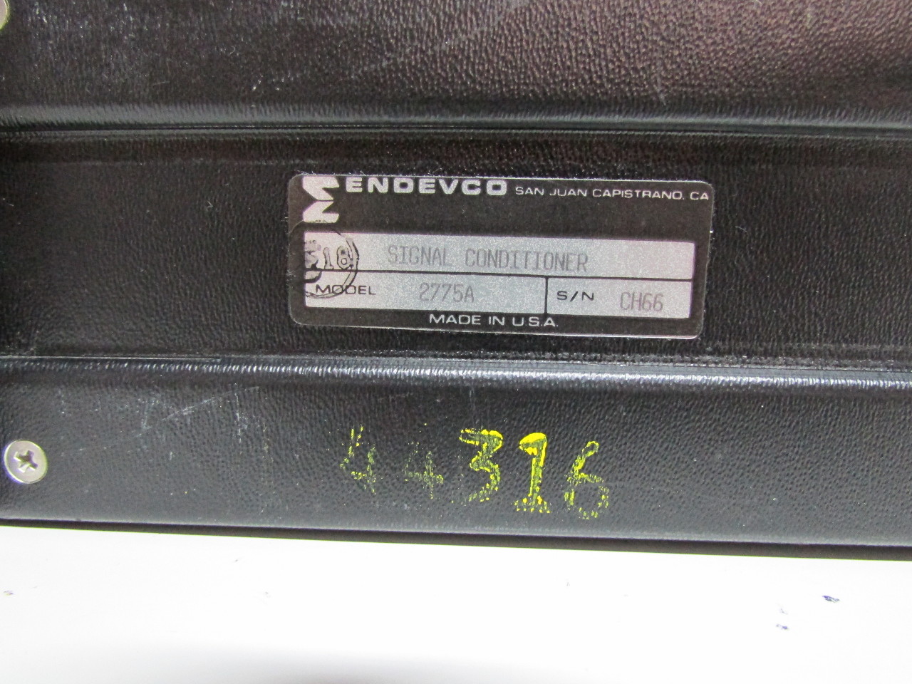 * ENDEVCO 2775A PIEZOELECTRIC ACCELEROMETER SIGNAL CONDITIONER