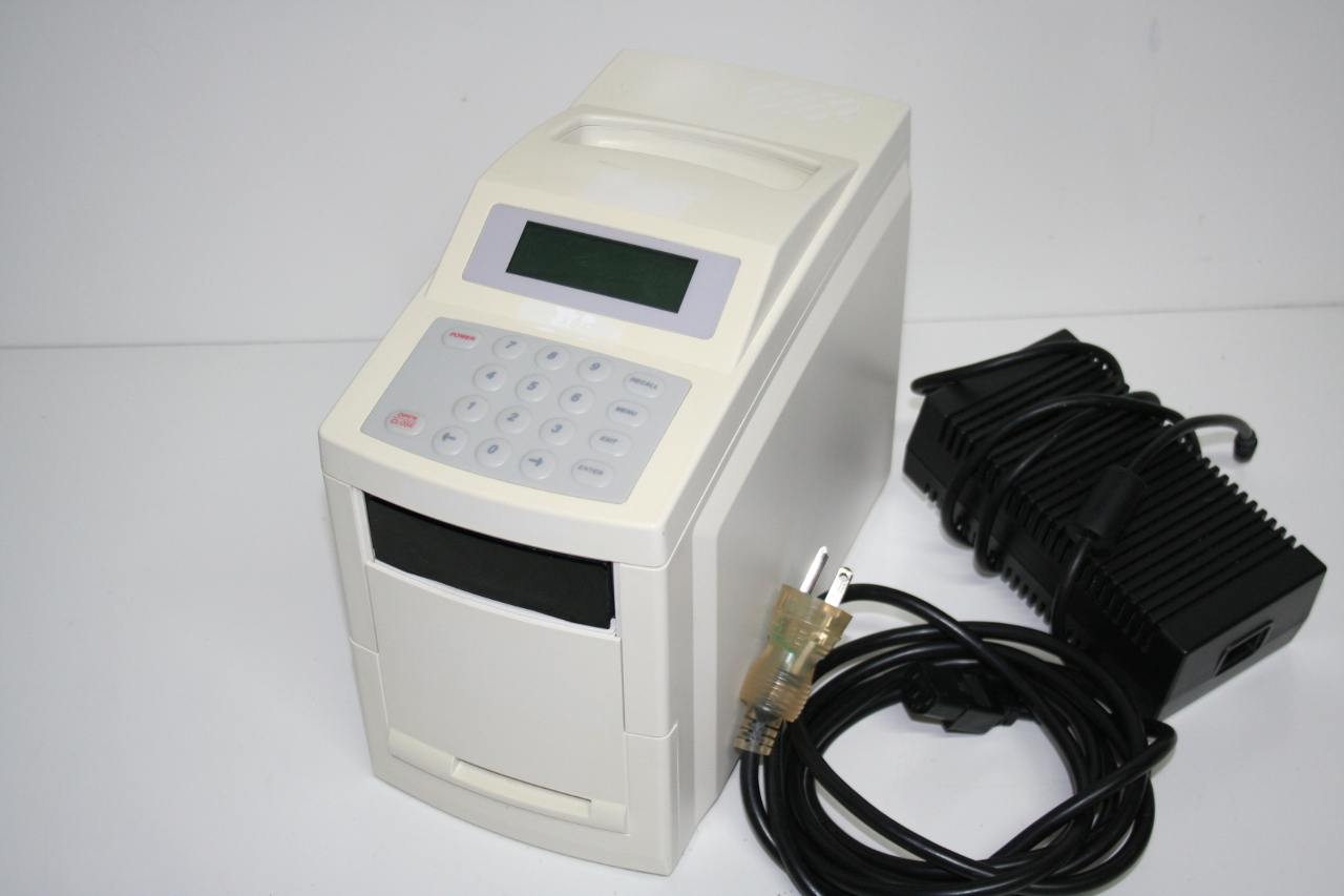 * ABAXIS PICCOLO PORTABLE CHEMISTRY ANALYZER 1001000 CAT. 1000000