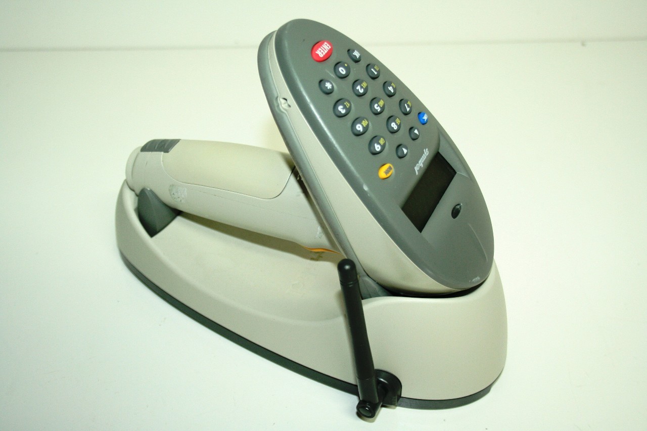 * SYMBOL PHASER P370/P470 GRAY BARCODE SCANNER, PL470 CHARGING CRADLE