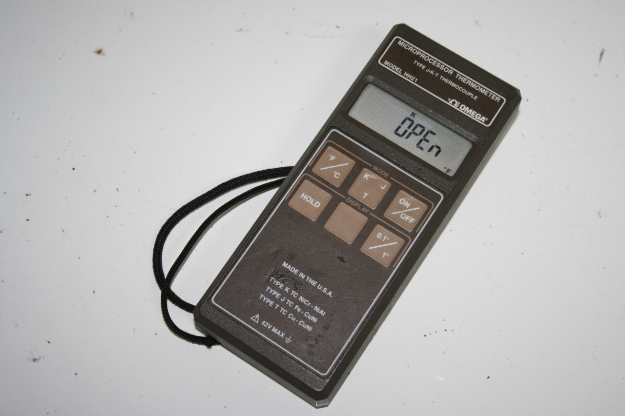 * OMEGA HH21 MICROPROCESSOR THERMOMETER TYPE JKT THERMOCOUPLE
