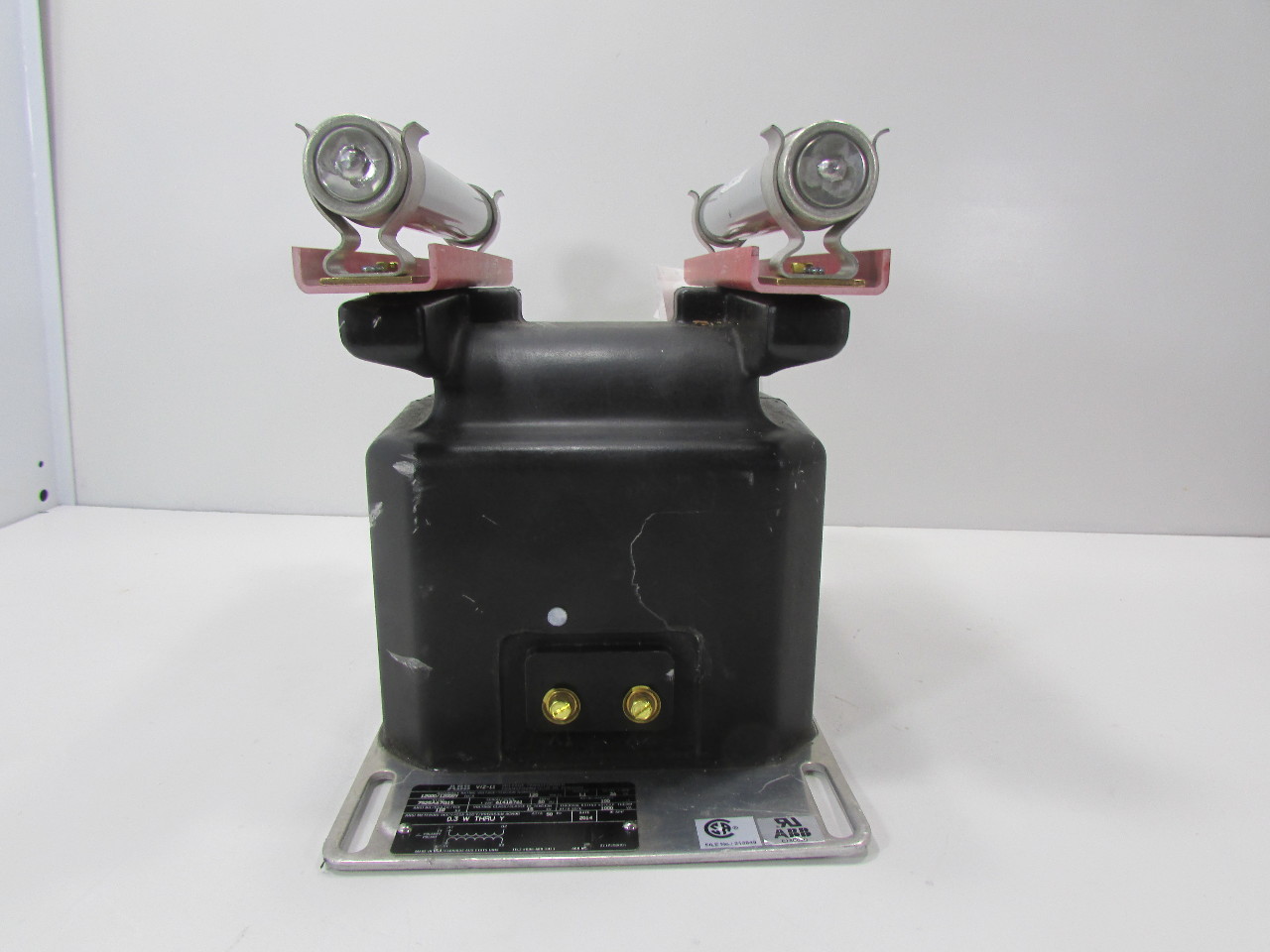 ABB VOLTAGE TRANSFORMER VIZ11 120 VOLTS WITH EATON FUSE 15CLPT.5