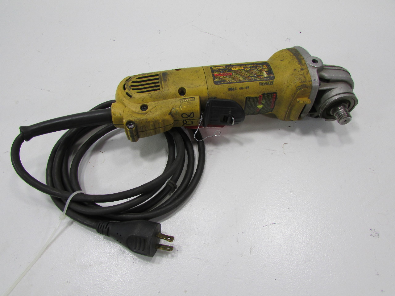 DEWALT D28402 ANGLE GRINDER