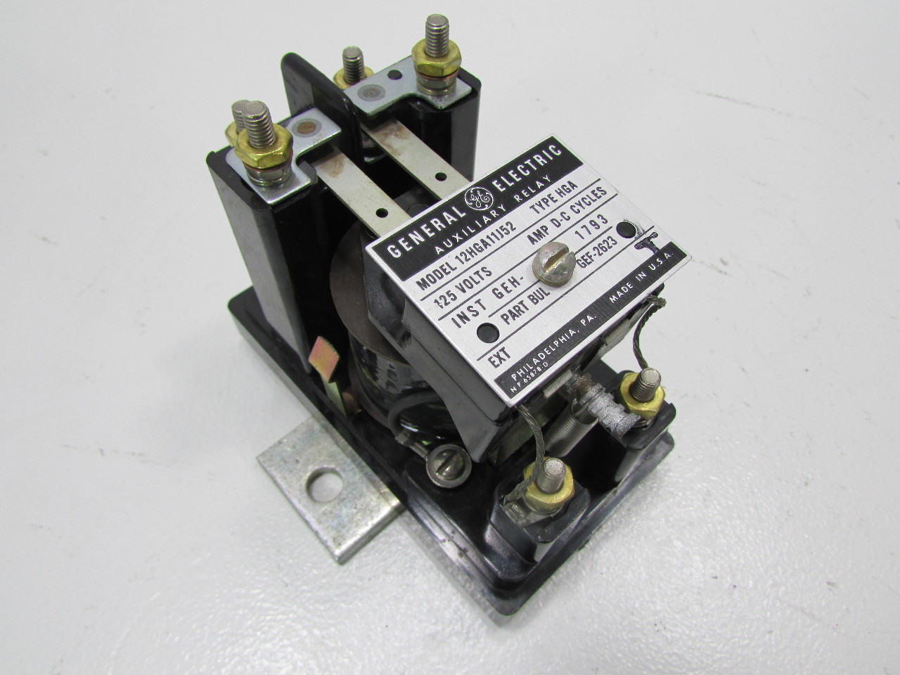 GE AUXILIARY RELAY 12HGA11J52 TYPE HGA Premier Equipment Solutions, Inc.