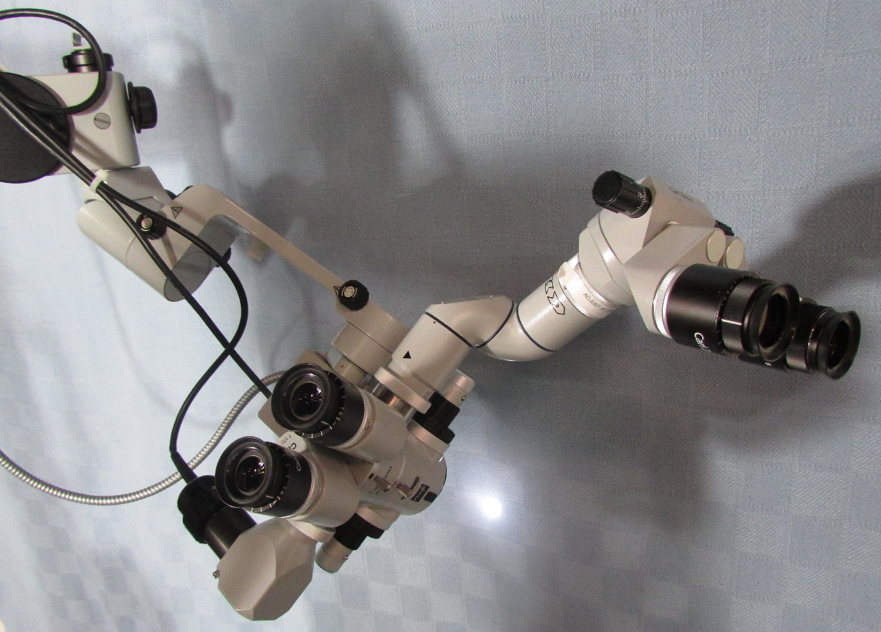 * ZEISS S5 OPHTHALMIC SURGICAL MICROSCOPE