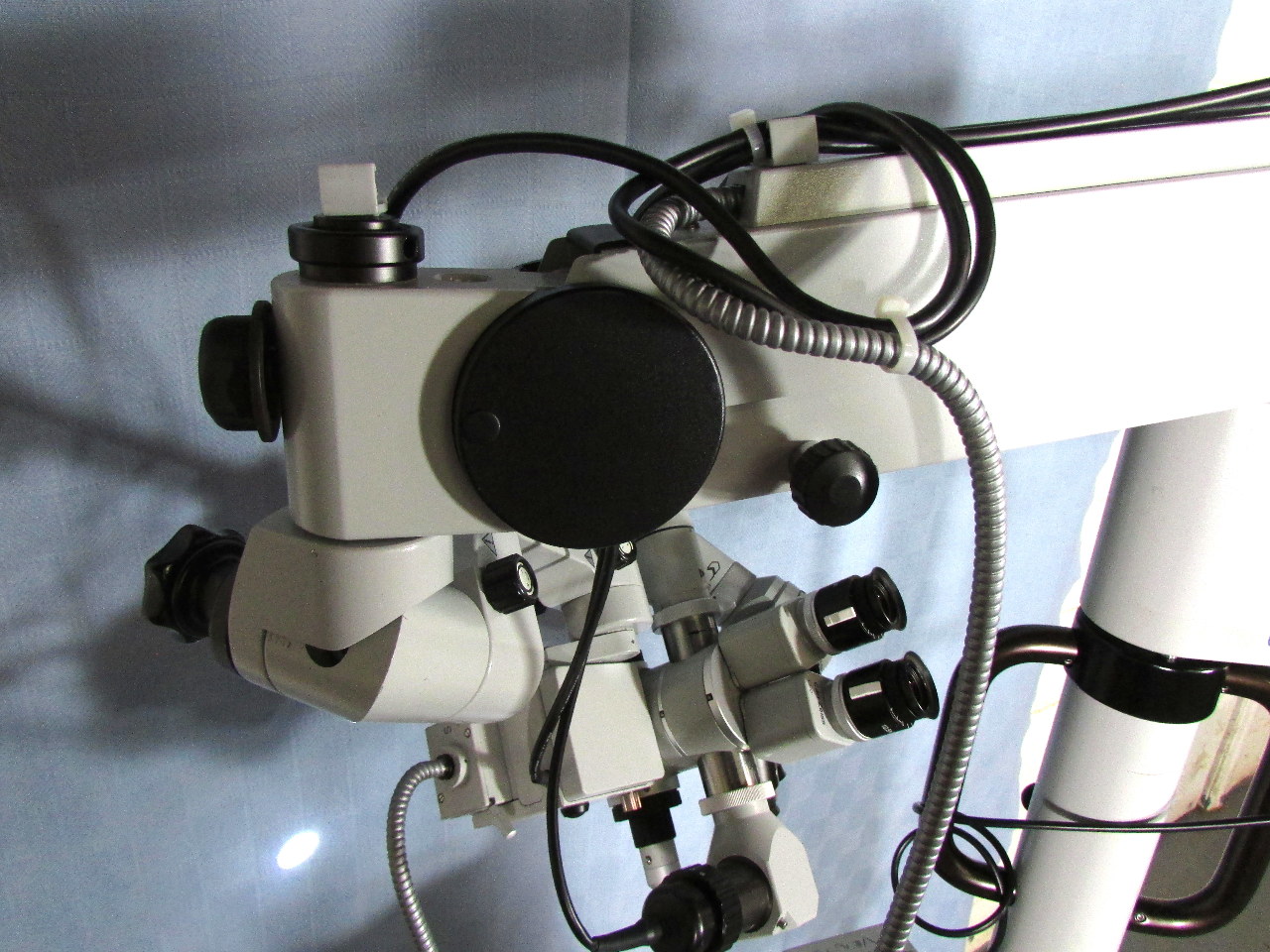 * ZEISS S5 OPHTHALMIC SURGICAL MICROSCOPE