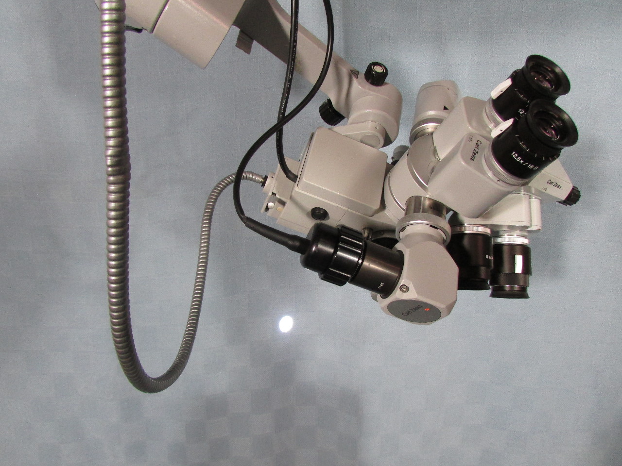 * ZEISS S5 OPHTHALMIC SURGICAL MICROSCOPE