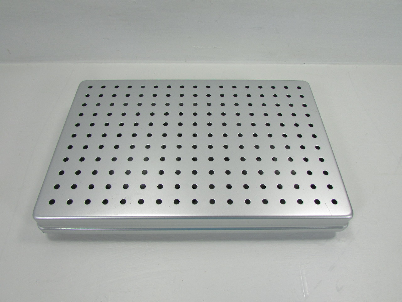 * MEDICAL SURGICAL STERILIZATION STERIL TRAY 111/2" x 71/2" x 11/2"