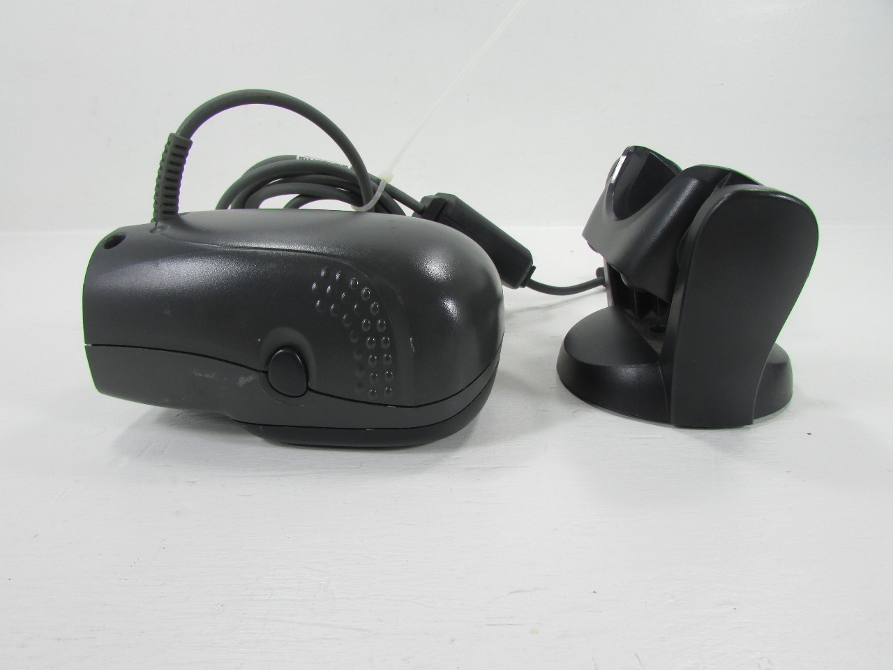 SYMBOL LS9208SR11007NSWR BARCODE SCANNER W/ CRADLE