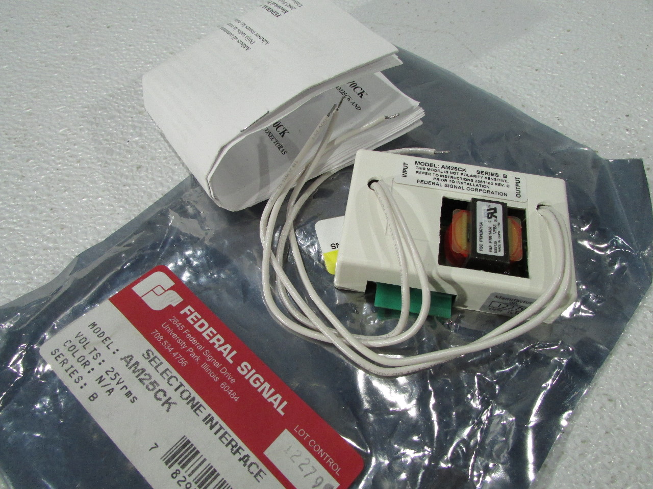 FEDERAL SIGNAL AM25CK CONNECTOR KIT 25VRMS Premier Equipment