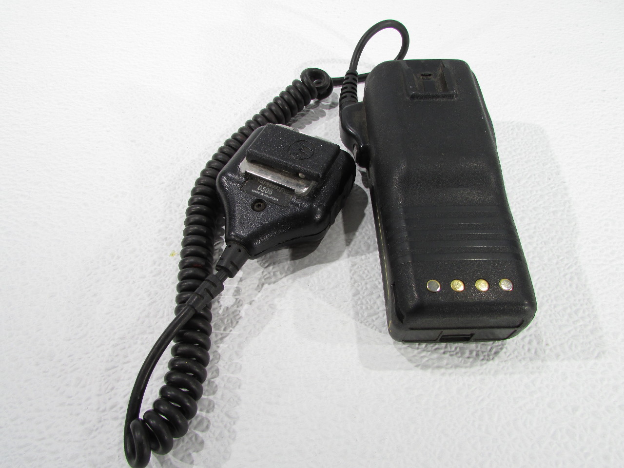 MOTOROLA RADIUS GP350 TWO WAY RADIO W/ HMN9031A MIC