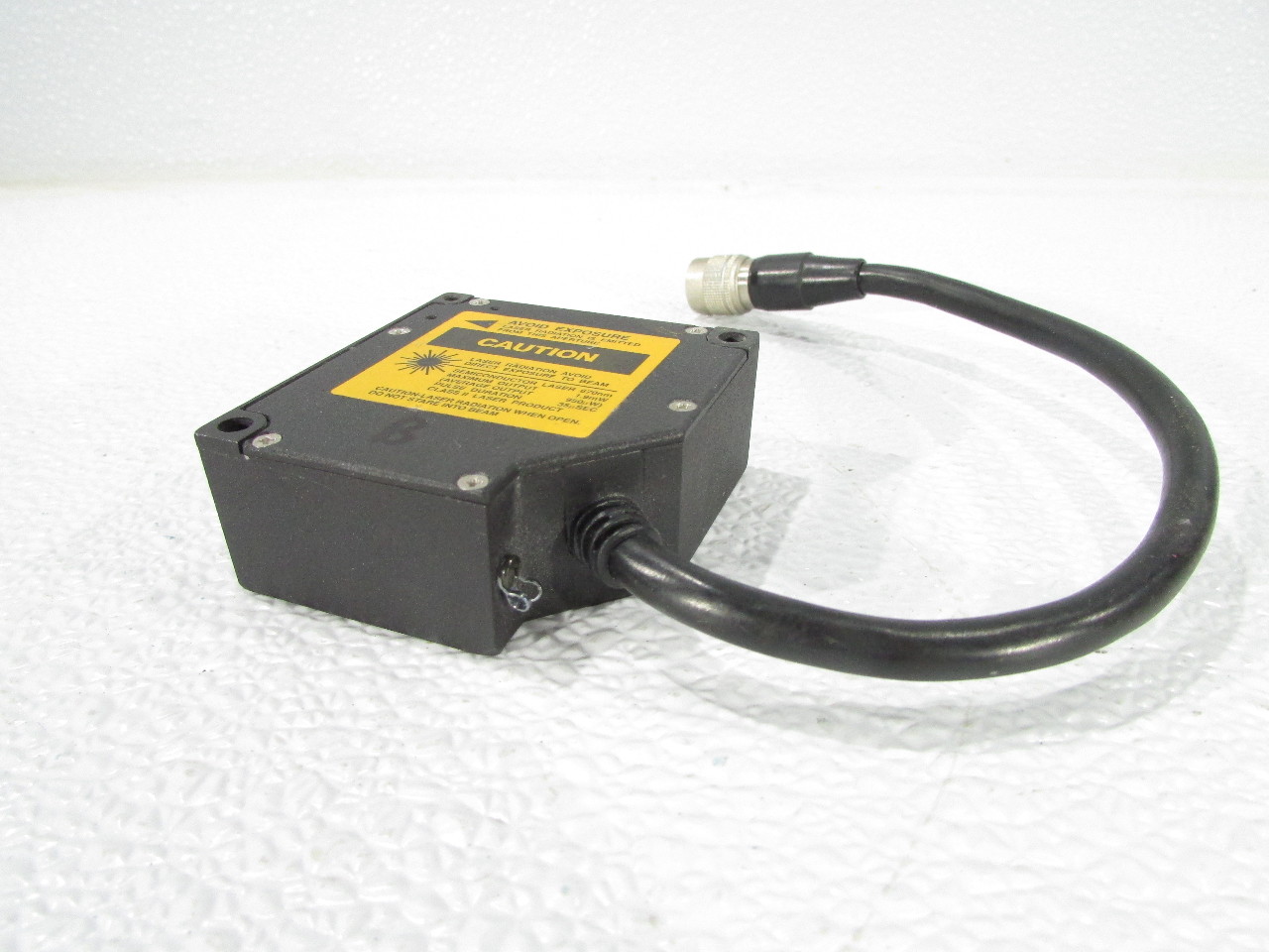 KEYENCE CORP LB1003 LASER DISPLACEMENT SENSOR AMPLIFIER UNIT W/ LB043