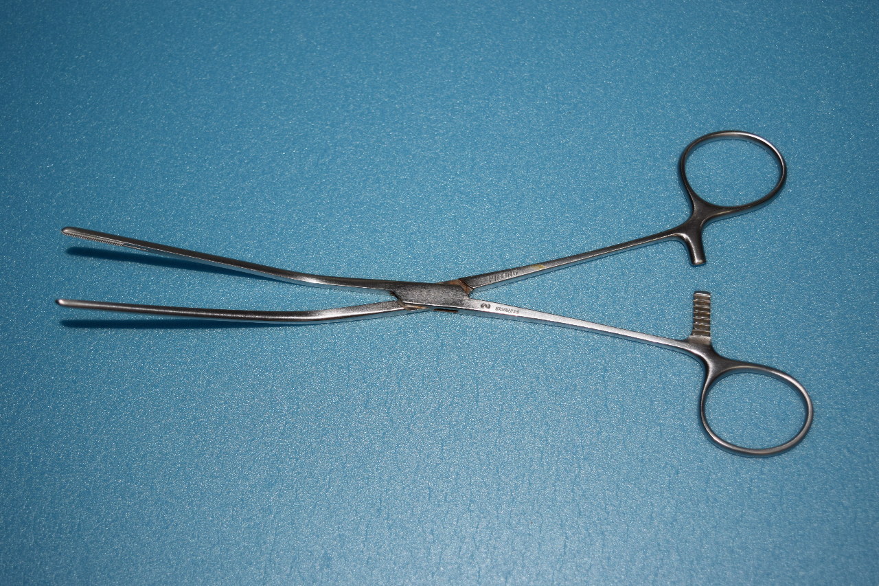 * PILLING USA 8" VASCULAR CLAMP Premier Equipment Solutions, Inc.
