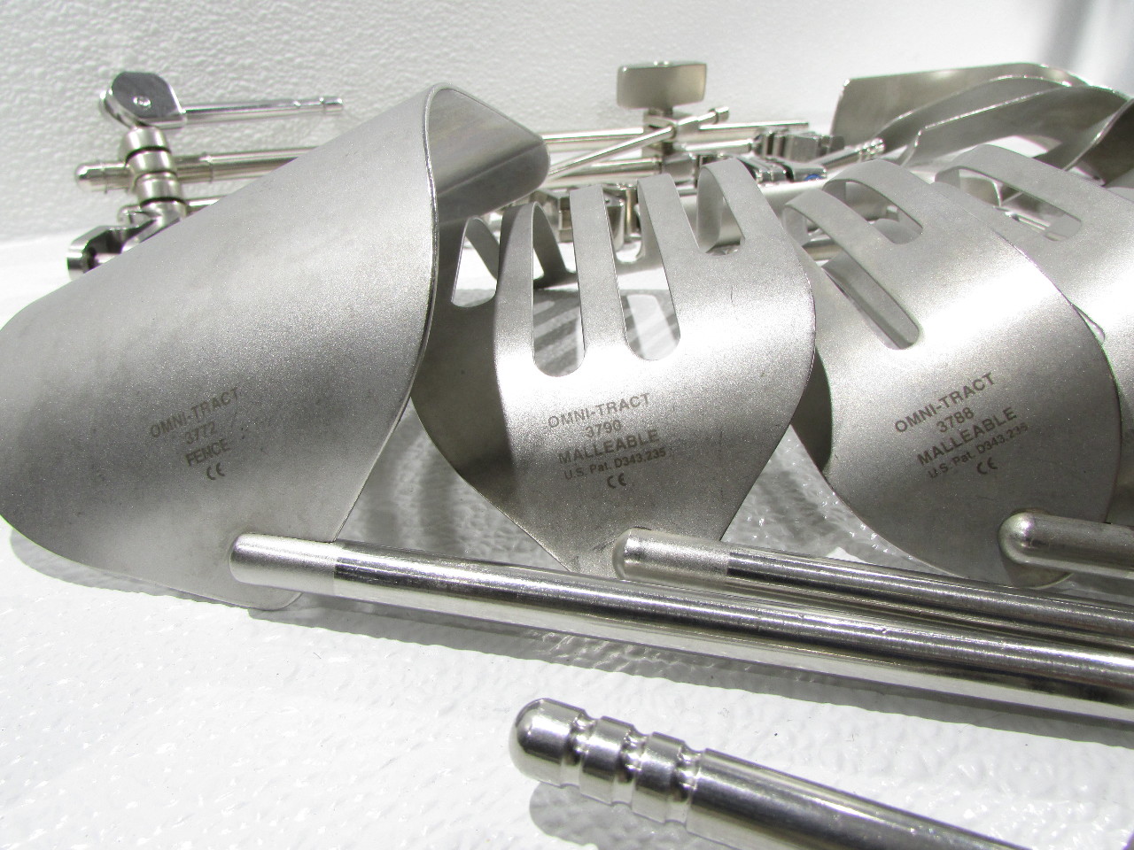 * OMNITRACT SURGICAL RETRACTOR SET Premier Equipment Solutions, Inc.