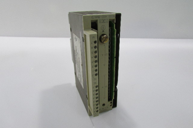 SIEMENS 6ES5-482-8MA13 I/O MODULE 16POINT IN 16POINT OUT DIGITAL 24VDC