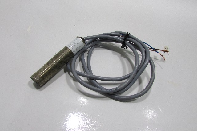 BALLUFF BOS-18M-WO-7-XA-BO-L3 PROXIMITY SWITCH PHOTOELECTRIC SENSOR