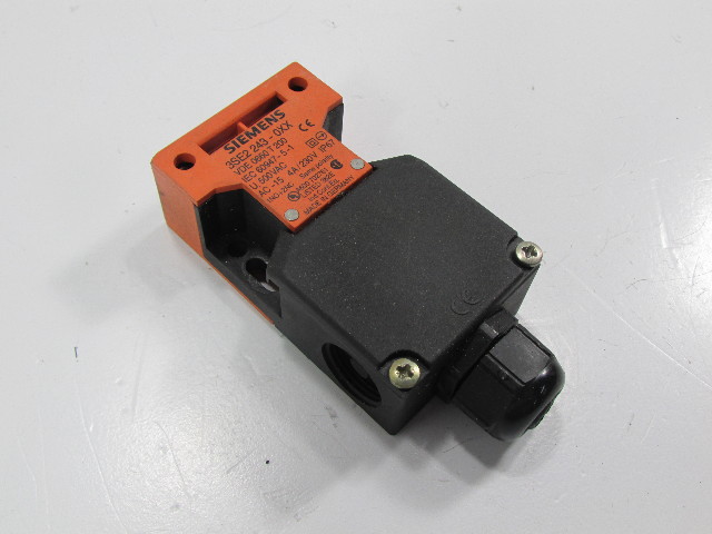 SIEMENS 3SE2-243-0XX INTERLOCK SW,TOP AND SIDE ENTRY #3