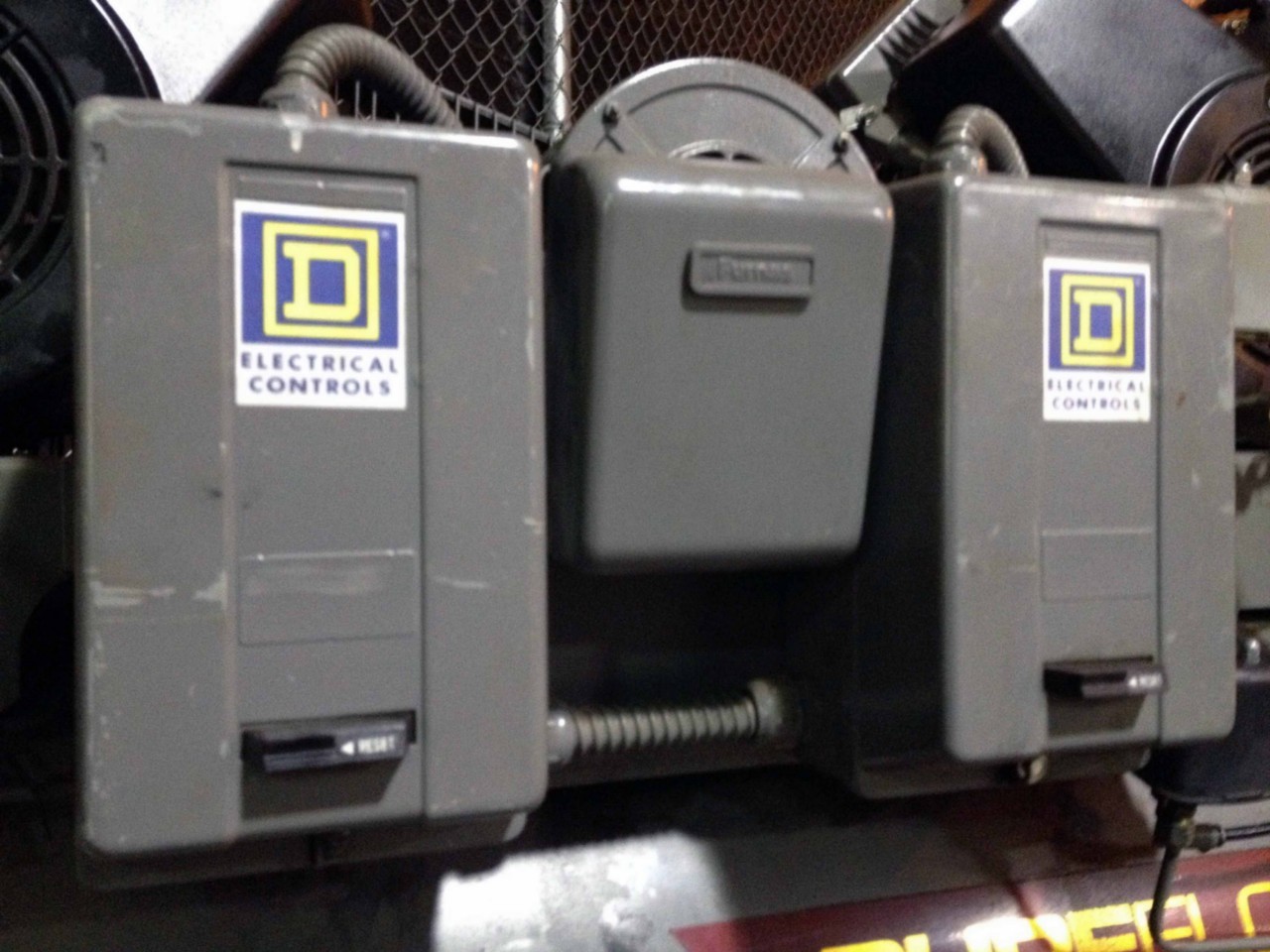 Johnson Controls PureFlow 6 HP 120 GALLON 4 Cylinder AIR COMPRESSOR BIG