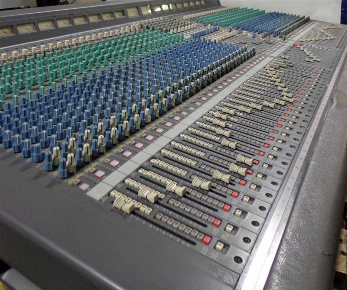 YAMAHA PM400048C 48 Mixing Console + 2 PW4000 POWER Supplies & SU4000