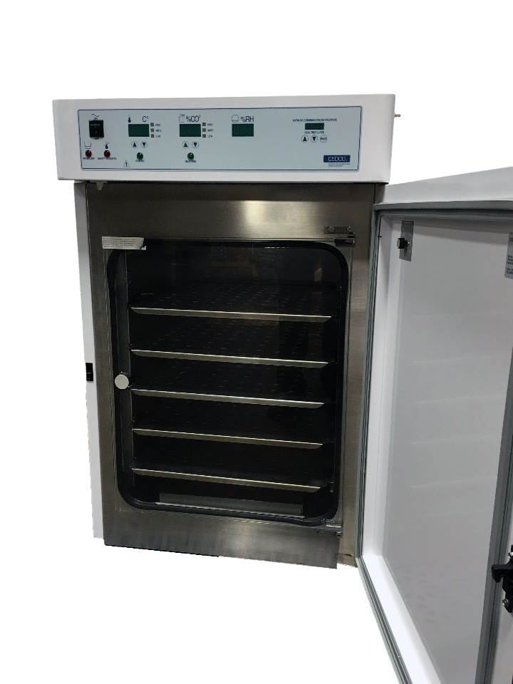 Cedco Controlled Environment Devices Company Model 1610 CO2 Incubator