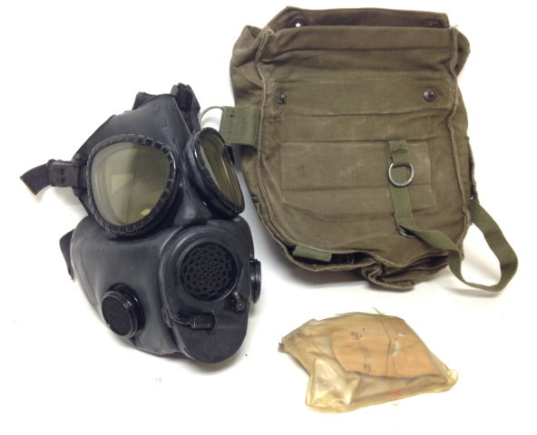 VINTAGE FETISH MILITARY M18 BONDAGE GAS MASK GASMASK USM + BAG