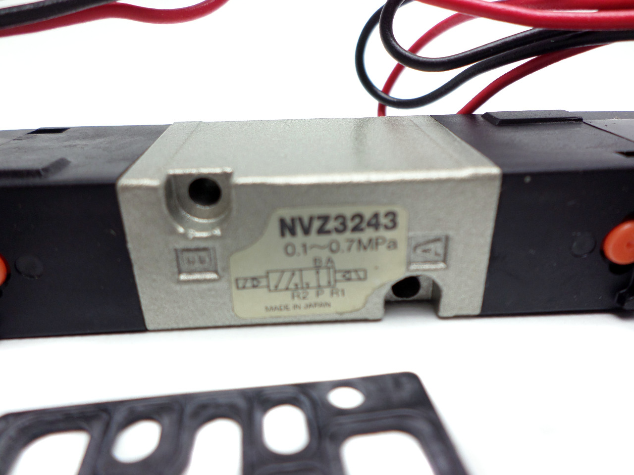 SMC NVZ3243 Solenoid Valve 24VDC Coil, With Gasket & Mounting Screws