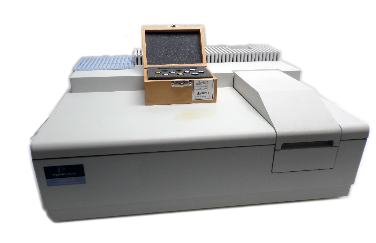 Perkin Elmer Lambda 25 UV/VIS Spectrometer L600000B w/ Spectronic
