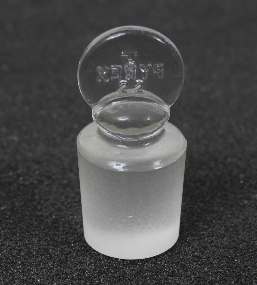 Corning Pyrex 1000 ml Class A Volumetric Flask with Stopper No. 22 56401L