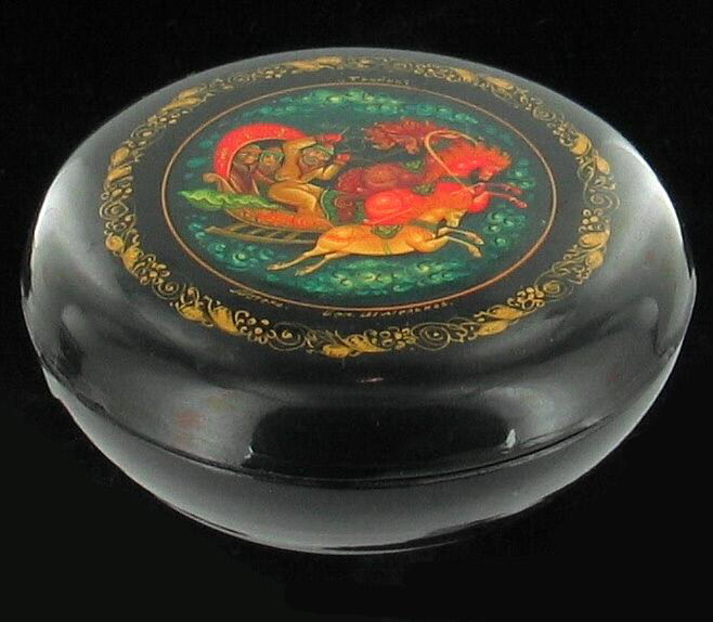 VINTAGE RUSSIAN PAPER MACHE HAND MADE MSTERSKAYA LACQUER BOX TROIKA