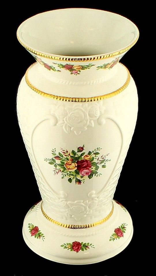 VINTAGE ROYAL ALBERT OLD COUNTRY ROSES BASKET WEAVE VASE ENGLAND 12" H