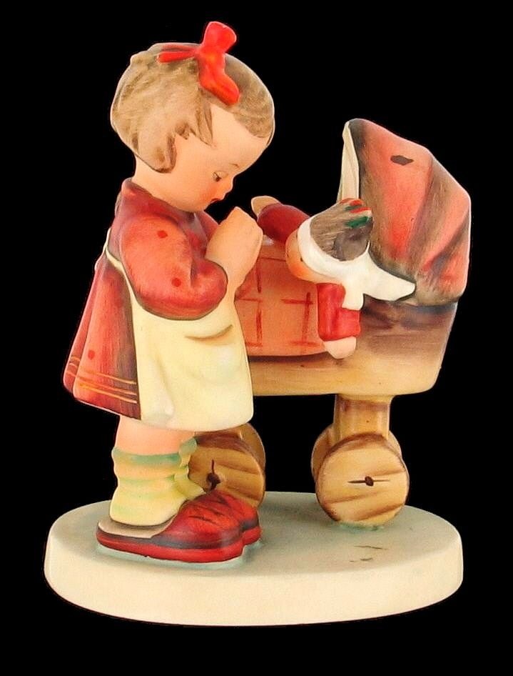 VINTAGE GOEBEL HUMMEL DARLING LITTLE GIRL IN "DOLL MOTHER" FIGURINE 67