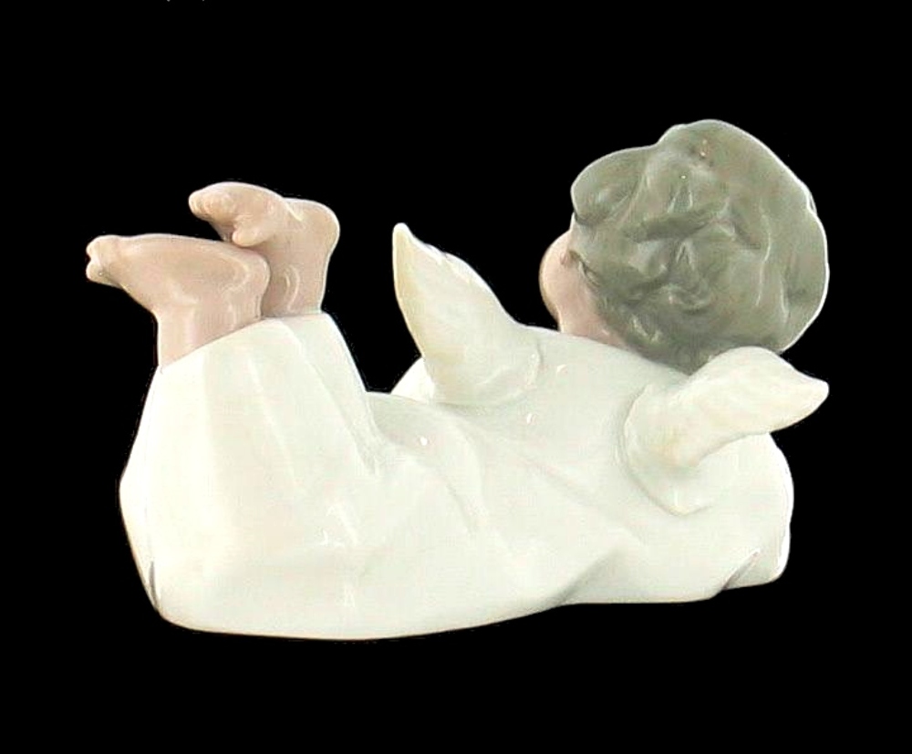 VINTAGE LLADRO ANGEL LYING DOWN ADORABLE SMALL GLOSSY FIGURINE eBay