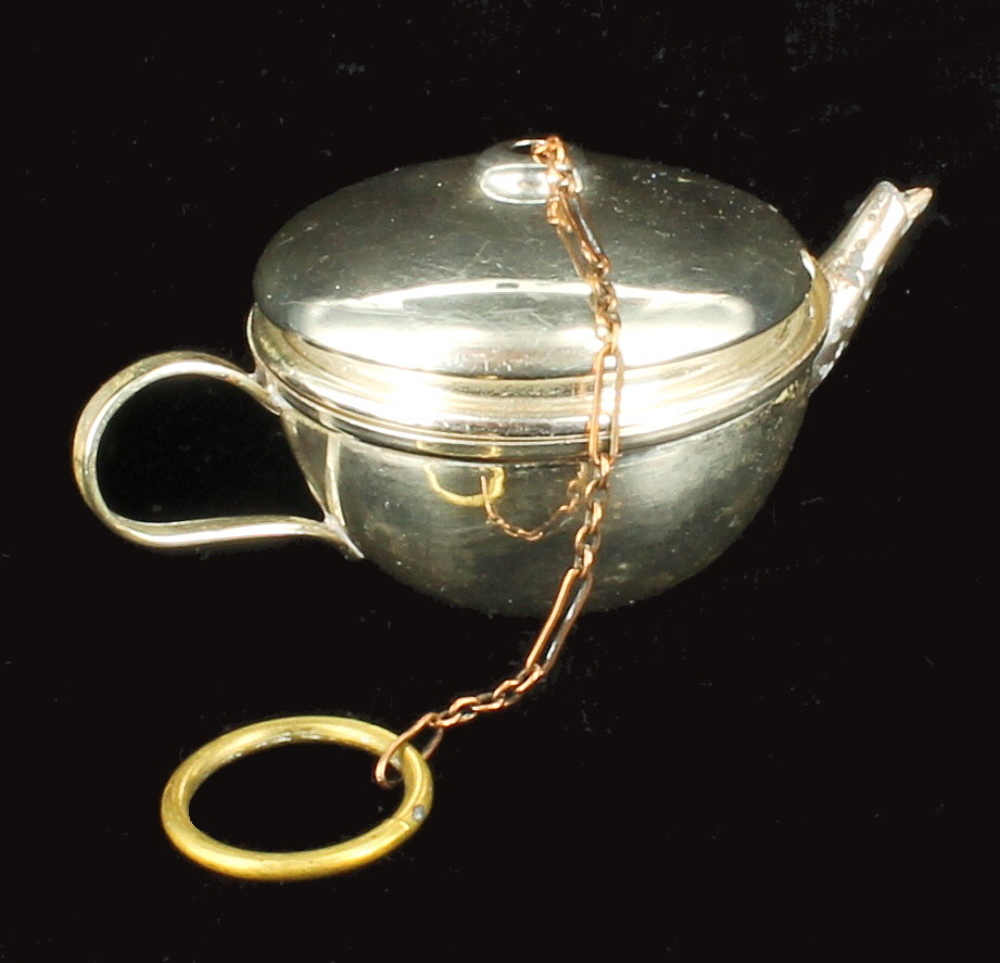 ANTIQUE SILVERPLATE TEA POT KETTLE SHAPED TEA BALL STRAINER DIPPER