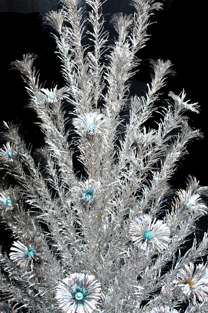 VINTAGE MID CENTURY SILVER FOREST ALUMINUM POM POM CHRISTMAS TREE 6 1/2