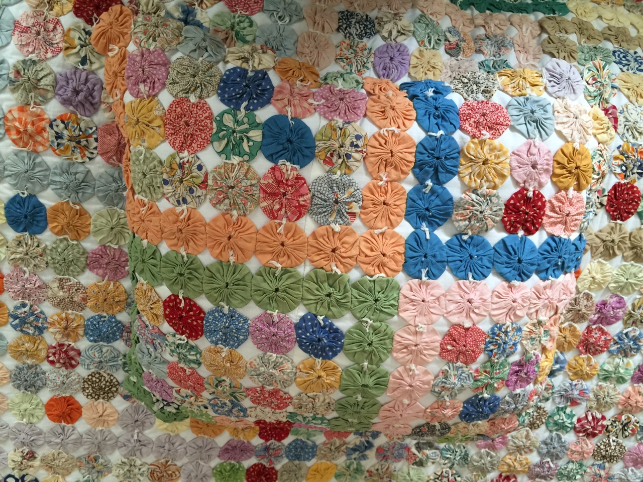 Semi Antique YoYo Quilt Heavy Weight Quilt & Pillow Bedspread Clean New