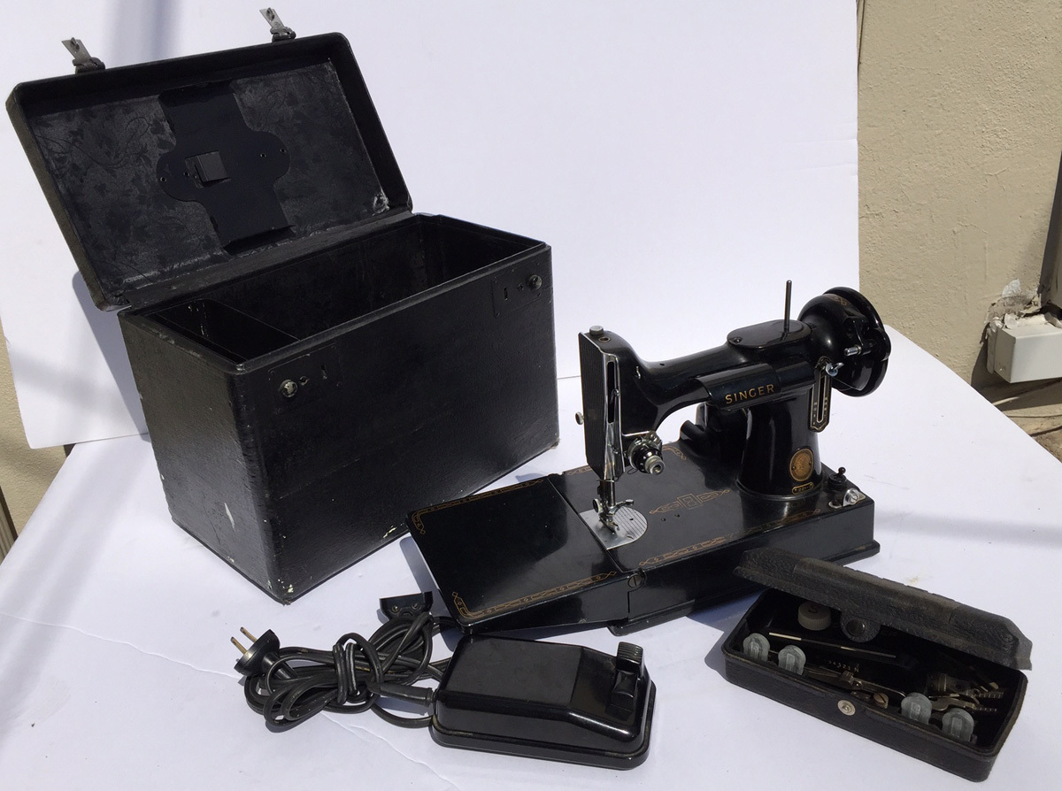 Vintage 1957 Singer Featherweight Sewing Machine Model 221 Buttonholer