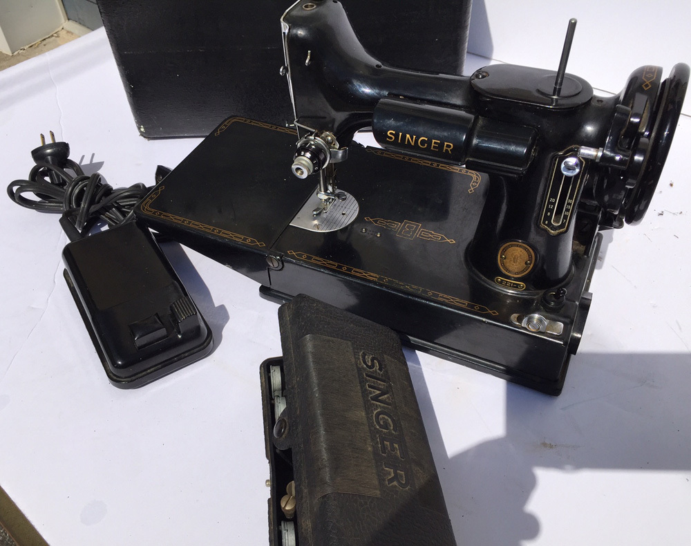 Vintage 1957 Singer Featherweight Sewing Machine Model 221 Buttonholer