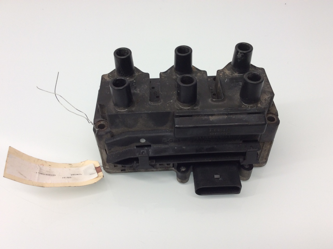 1999 2000 2004 Volkswagen Jetta 2.8L Ignition Coil Pack 021905106C