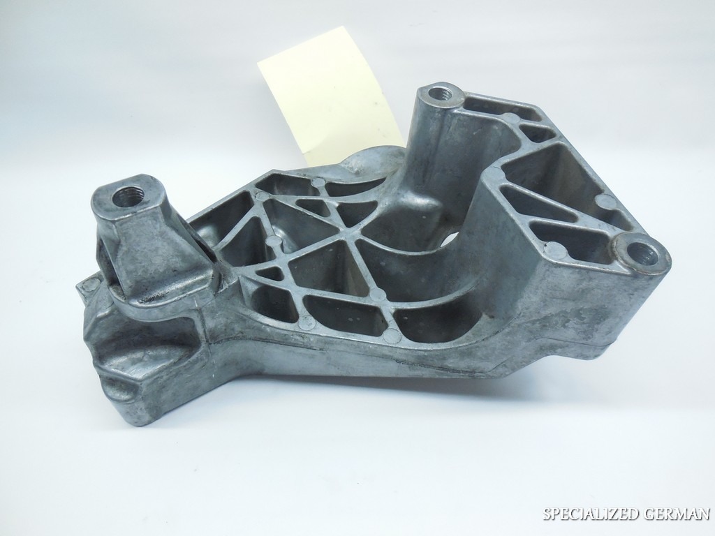 Volkswagen Jetta Golf Beetle Audi Tt Engine Mount Bracket Right 038199207H